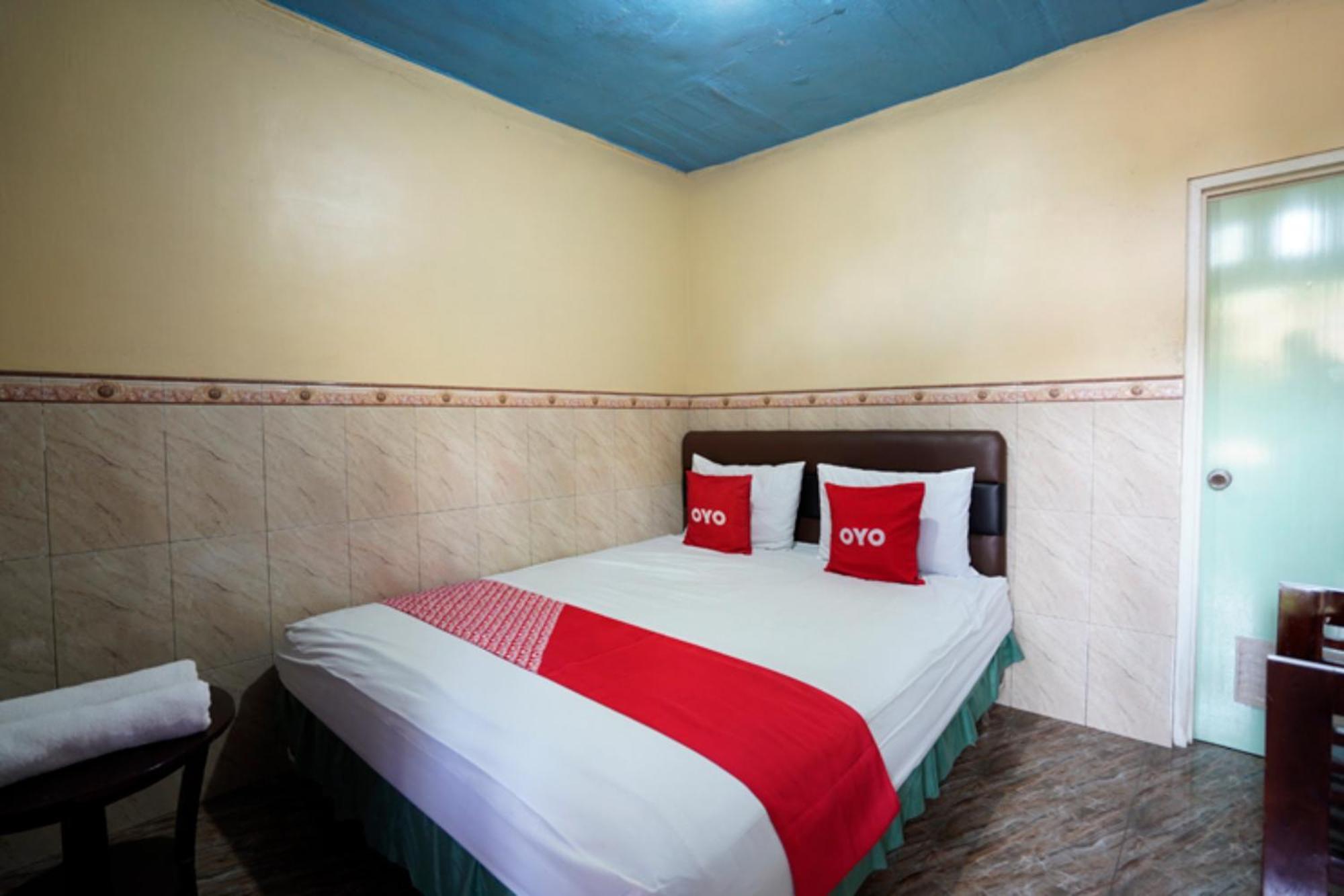 Oyo 927 Carina Hotel Claket Ngoại thất bức ảnh