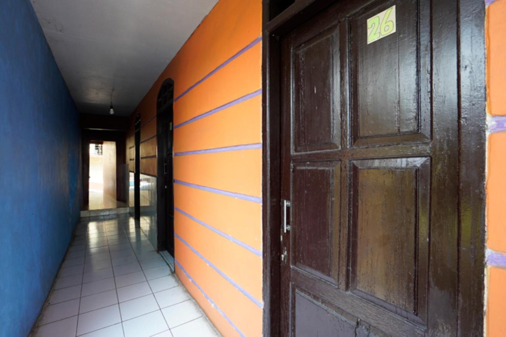 Oyo 927 Carina Hotel Claket Ngoại thất bức ảnh