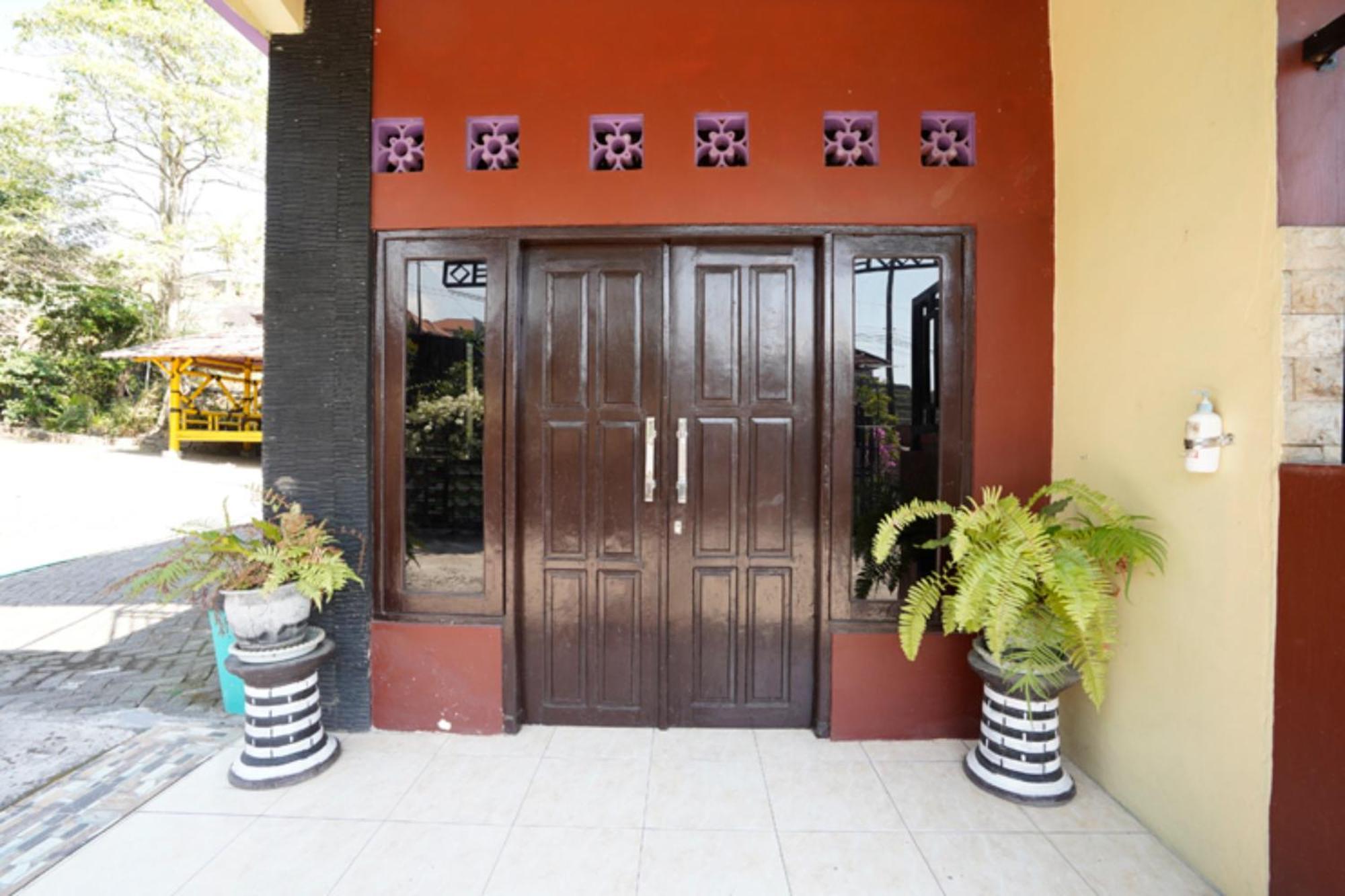 Oyo 927 Carina Hotel Claket Ngoại thất bức ảnh